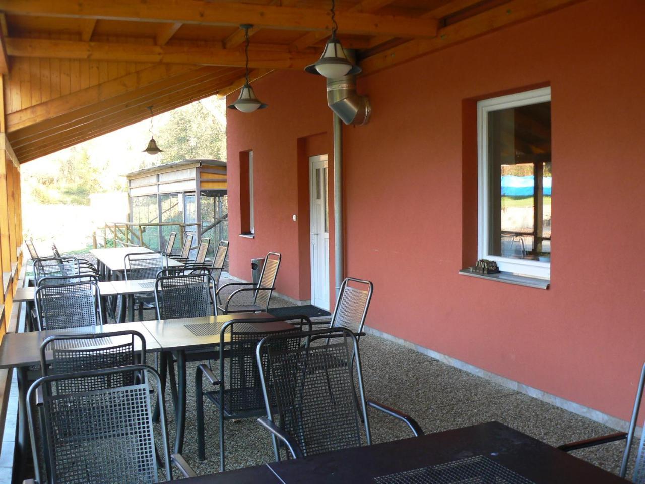Penzion Amfik Bukovina Popovice  Zewnętrze zdjęcie