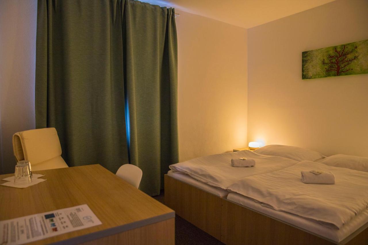 Penzion Amfik Bukovina Popovice  Zewnętrze zdjęcie